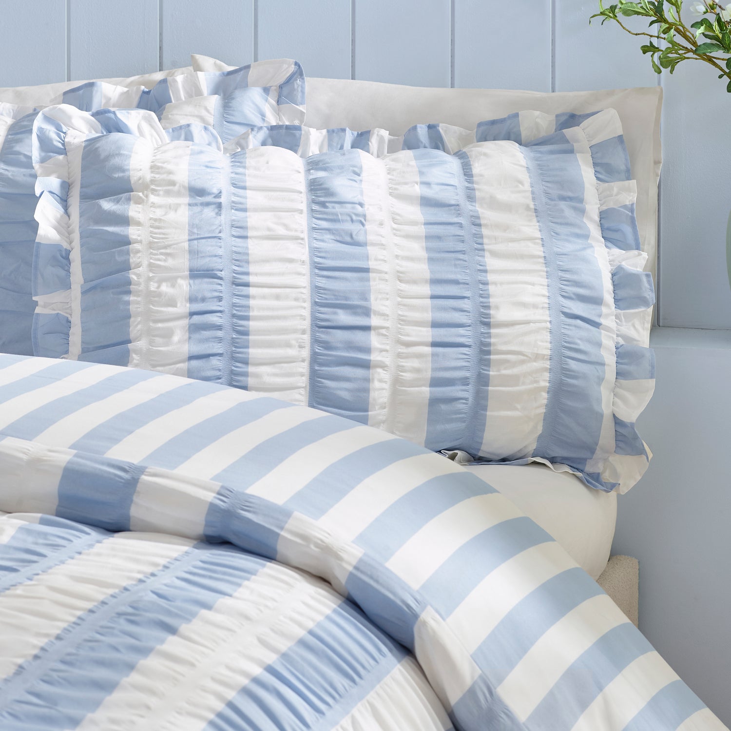 Catherine Lansfield Seersucker Frill Stripe Duvet Set