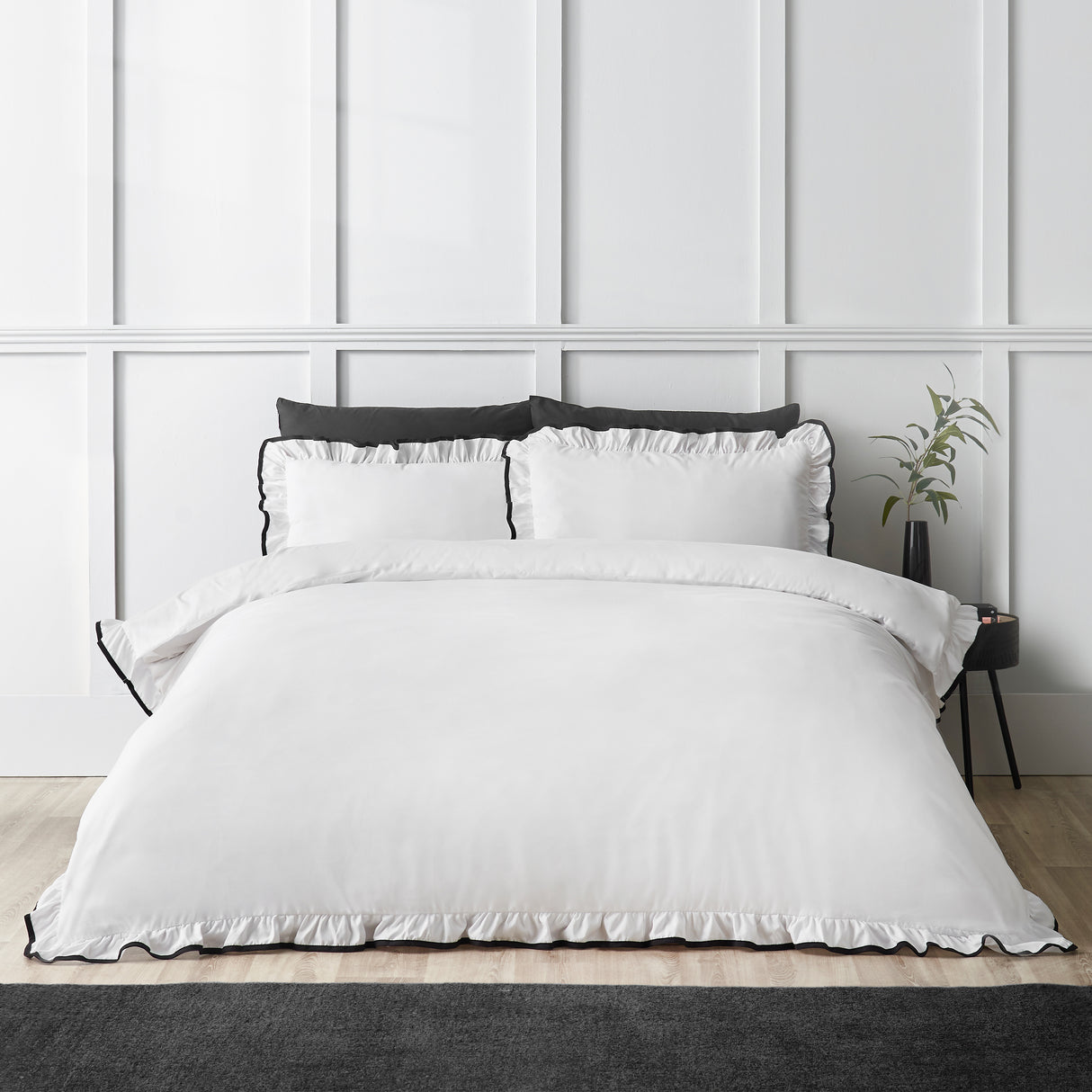 Catherine Lansfield So Soft Mono Frill Duvet Set