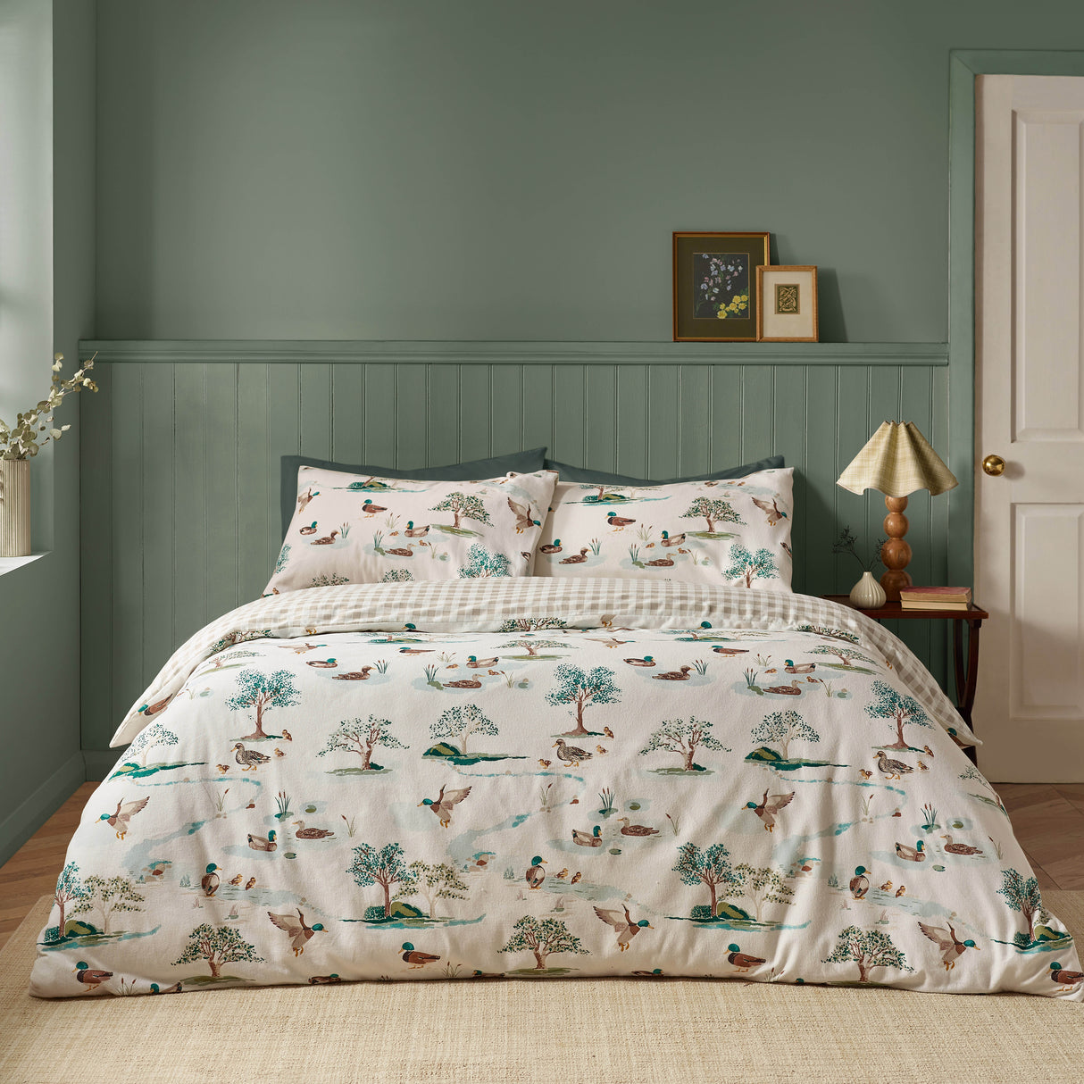 Catherine Lansfield Mallards Cream 100% Brushed Cotton Duvet Set