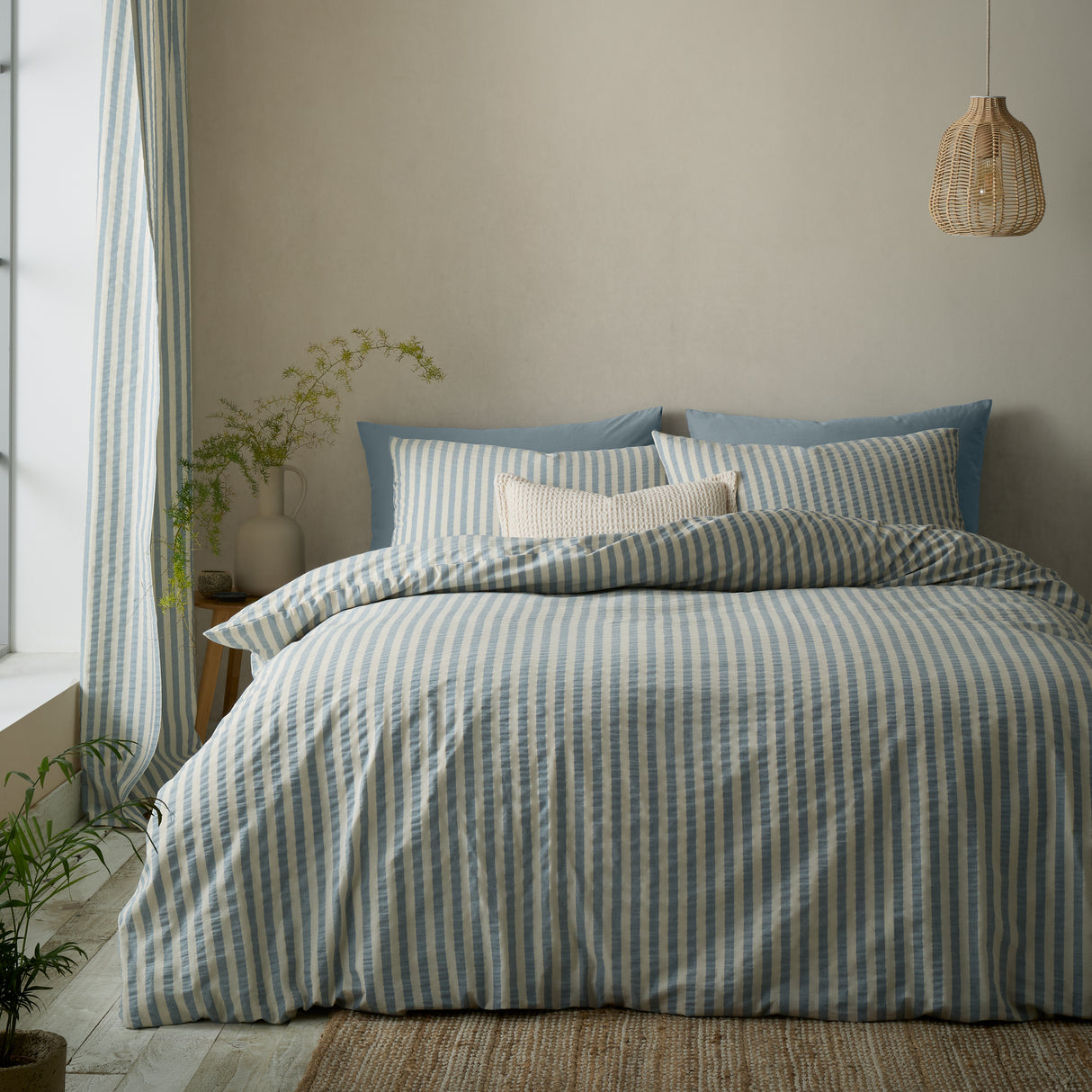 Pineapple Elephant Cotton Rich Woven Stripe Duvet Set