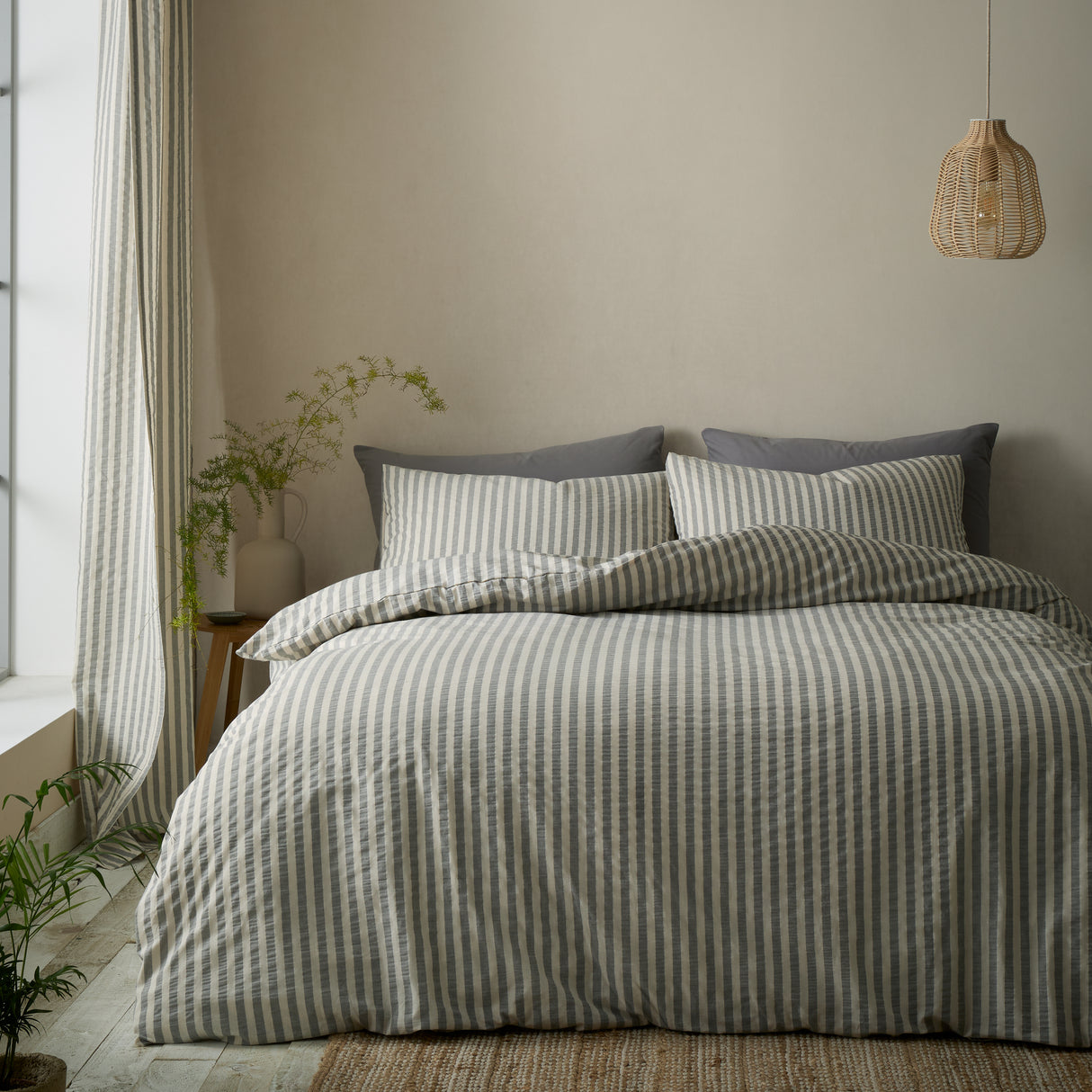 Pineapple Elephant Cotton Rich Woven Stripe Duvet Set