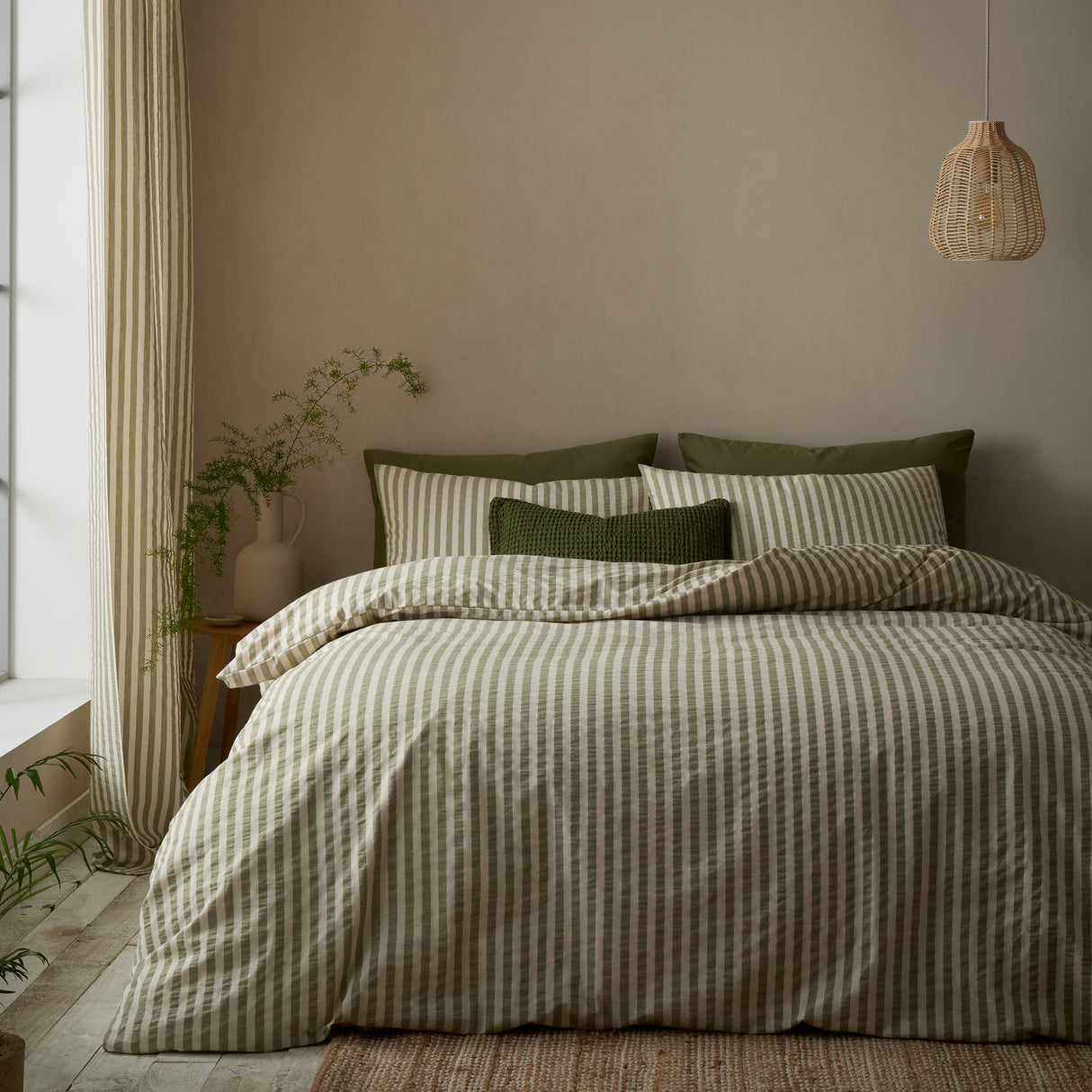 Pineapple Elephant Cotton Rich Woven Stripe Duvet Set