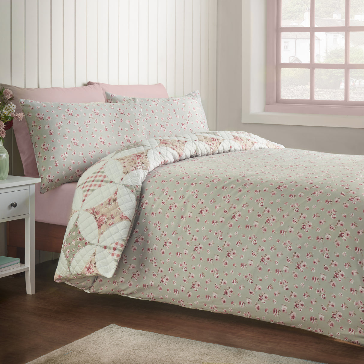 Catherine Lansfield Pinsonic Patchwork Green Duvet Set
