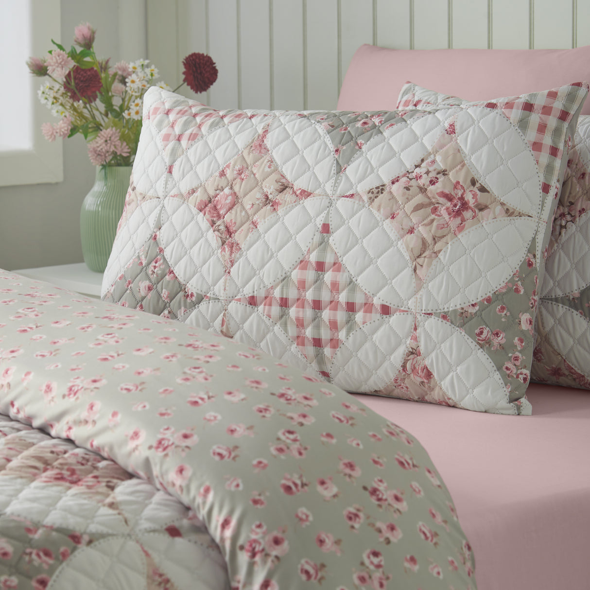 Catherine Lansfield Pinsonic Patchwork Green Duvet Set