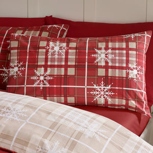 Catherine Lansfield Christmas Scandi Check Red Duvet Set