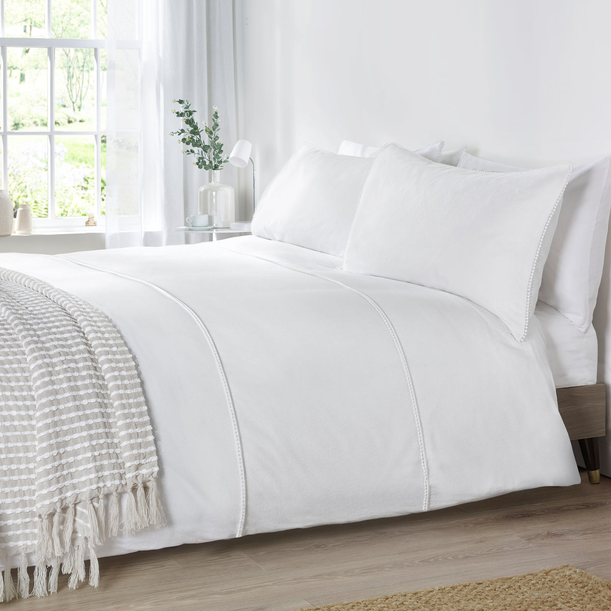 Catherine Lansfield Pom Pom White 100% Brushed Cotton Duvet Set