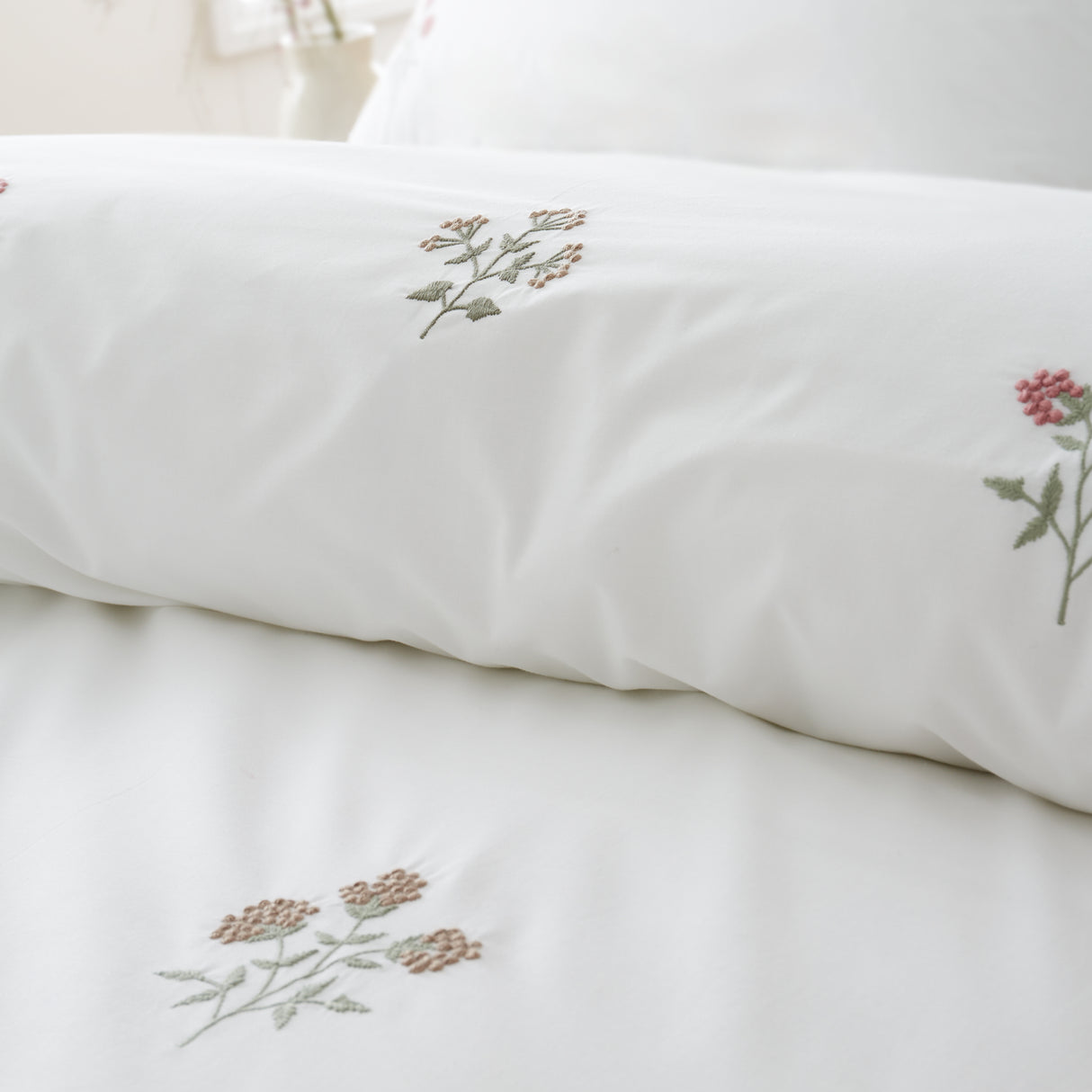 Bianca Fine Linens Adeline Floral White Duvet Set