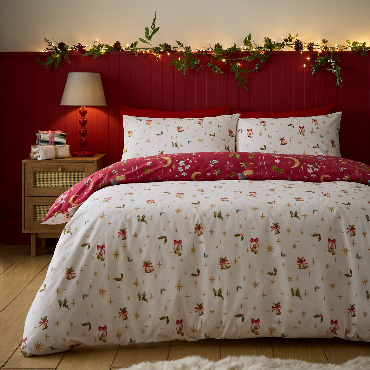 Catherine Lansfield Christmas Enchanted Twilight Red Duvet Set