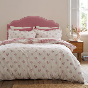 Emily Bond Hand Gathered Posy Cream/Red Duvet Set