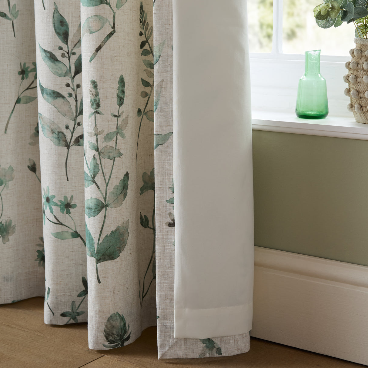 Catherine Lansfield Watercolour Leaves Natural/Green Eyelet Curtains