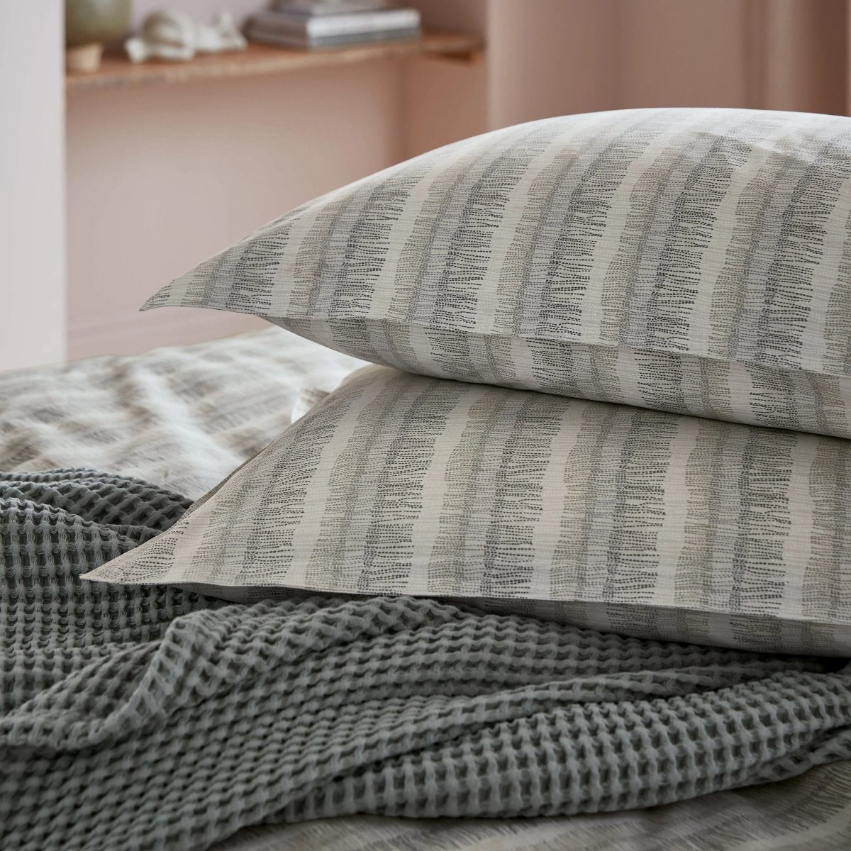 Abagail Ahern x Murmur Moya Charcoal/Canvas Cream Duvet Set