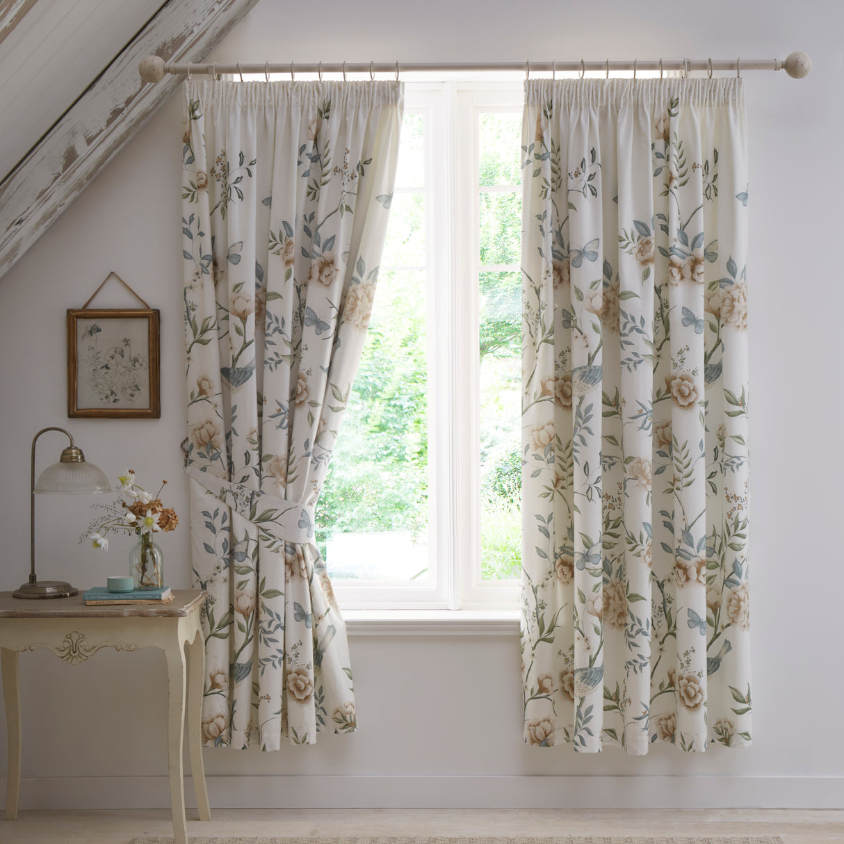 Dreams n Drapes Design Amelle Bedding