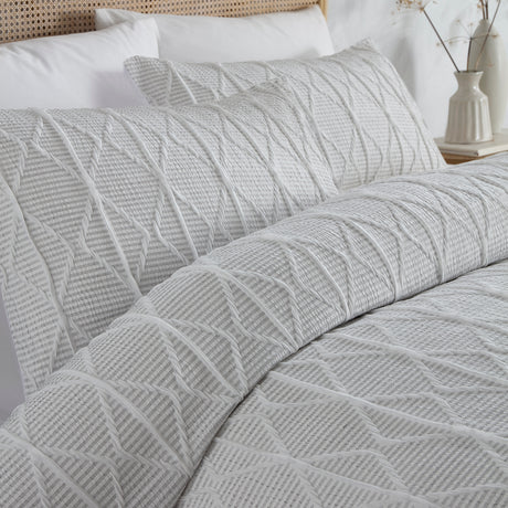 Serene Crinkle Stripe White Duvet Set