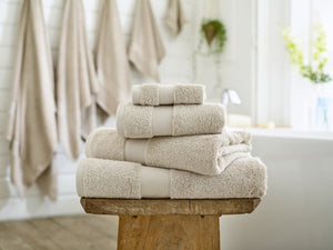 Deyongs Egyptian Embrace 100% Cotton 550gsm Pebble Towels