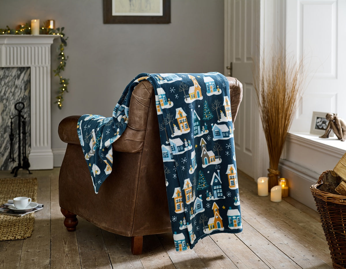Deyongs 1846 Snuggle Touch Christmas 140cm x 180cm Throws
