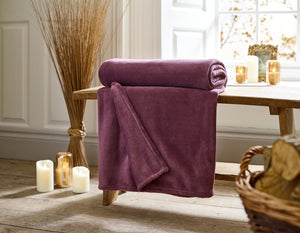 Deyongs 1846 Snuggle Touch 140cm x 180cm Throws