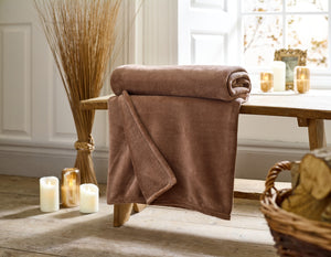 Deyongs 1846 Snuggle Touch 140cm x 180cm Throws