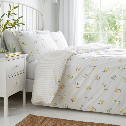 Dreams n Drapes Ditsy Floral Seersucker Yellow Duvet Set