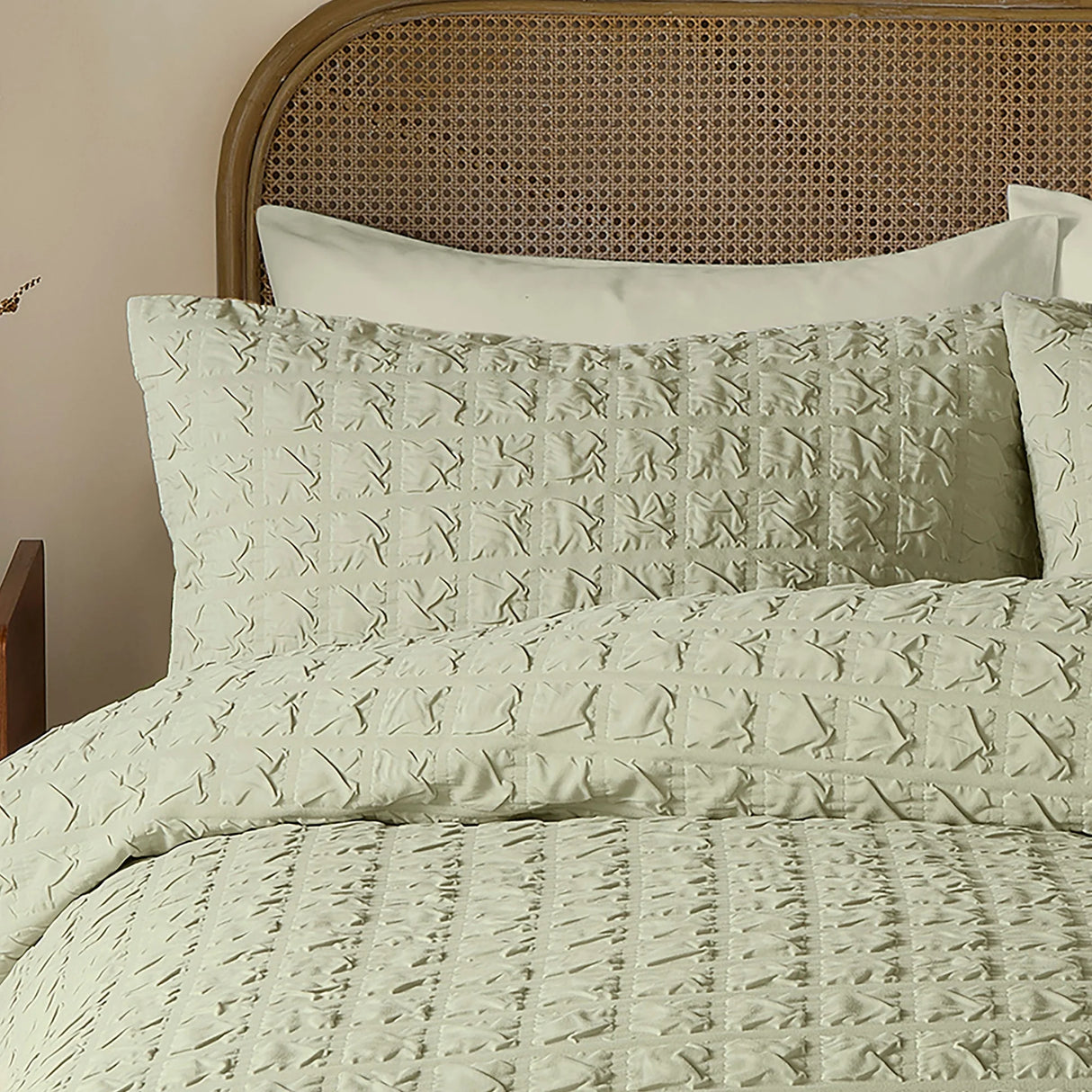 Serene Embossed Grid Duvet Set