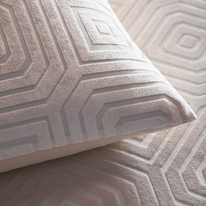 Laurence Llewelyn Bowen Emile Textured Cream Duvet Set