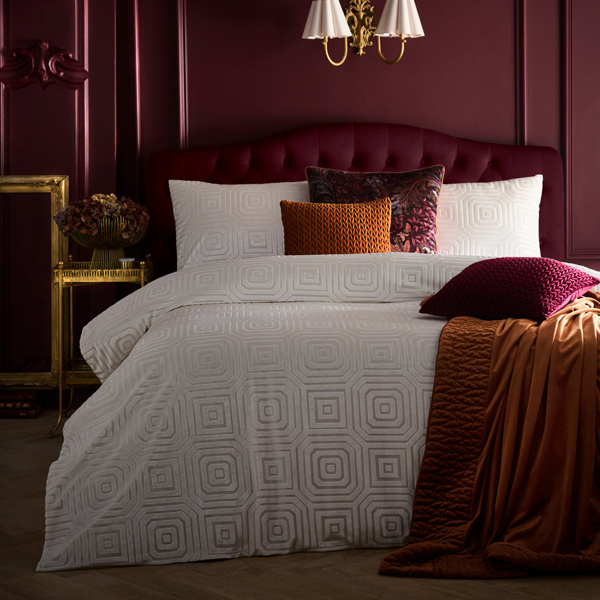 Laurence Llewelyn Bowen Emile Textured Cream Duvet Set