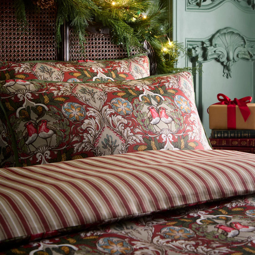 Laurence Llewelyn Bowen Festive Robin Red Duvet Set