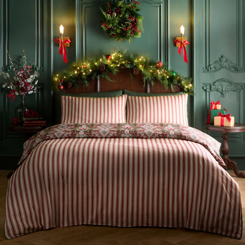 Laurence Llewelyn Bowen Festive Robin Red Duvet Set