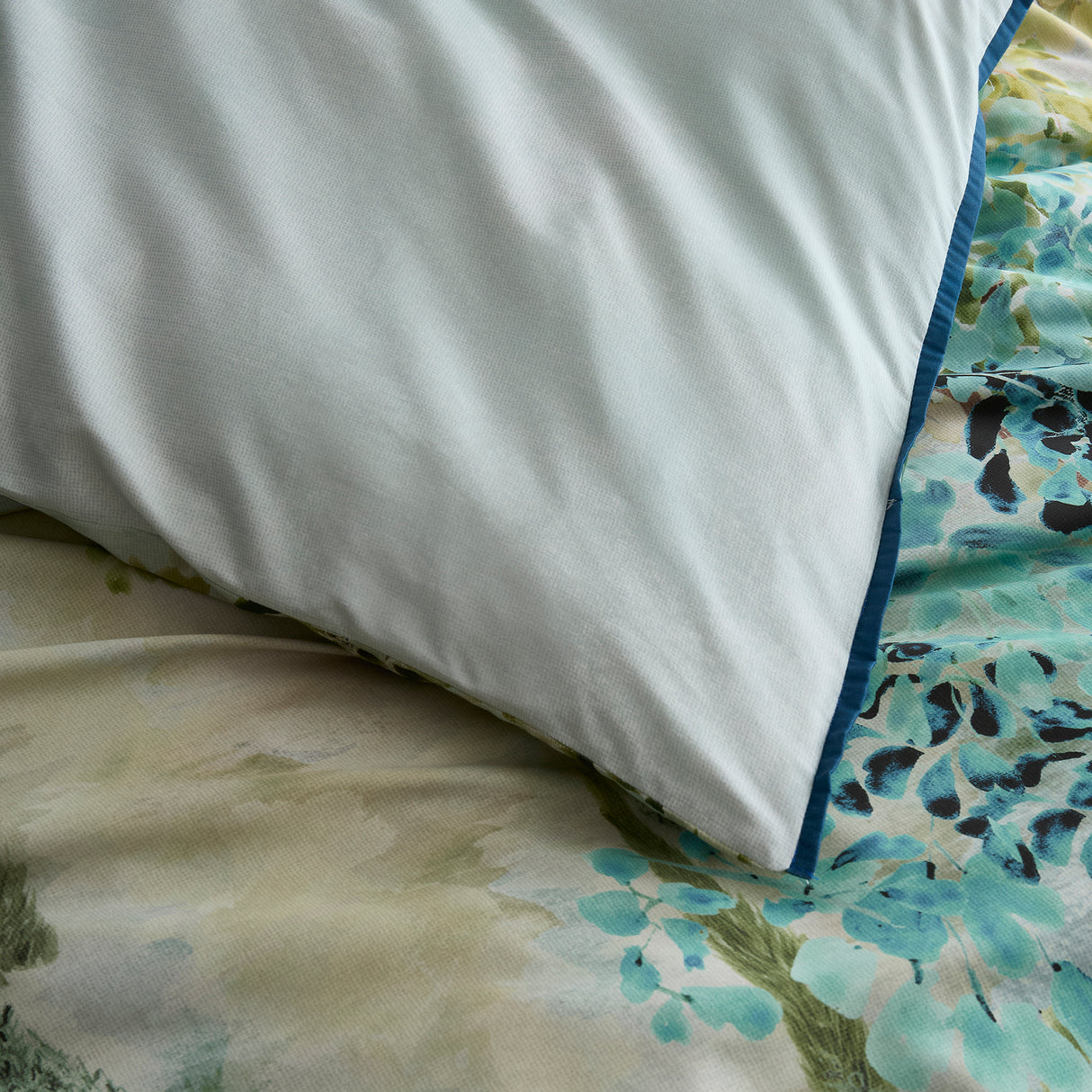 Soiree Hidden Garden Green Duvet Set