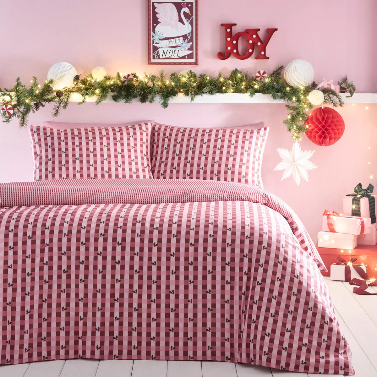 Fusion Holly Gingham Christmas Red Duvet Set