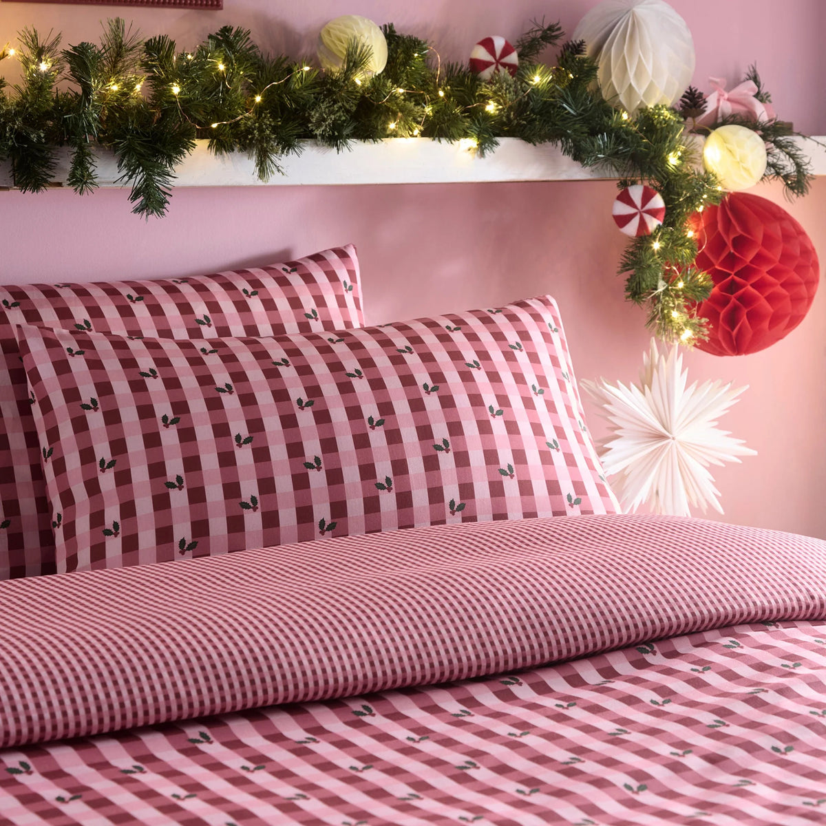 Fusion Holly Gingham Christmas Red Duvet Set