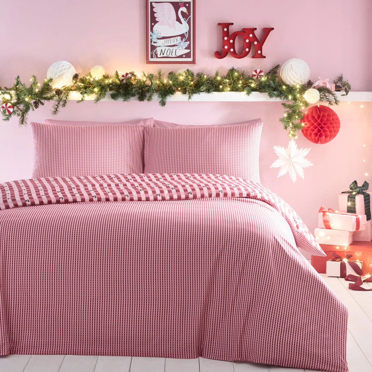 Fusion Holly Gingham Christmas Red Duvet Set