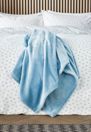 Helena Springfield Calico & Chalk Snug 140cm x 180cm Fleece Throw