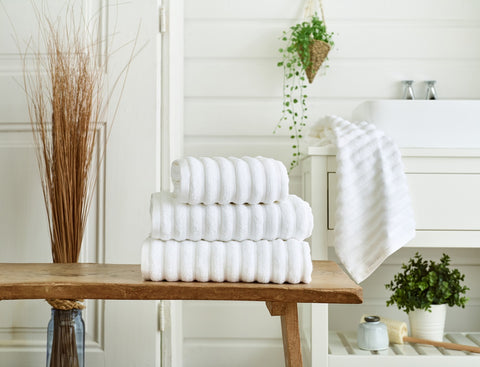 The Lyndon Company Hamilton Soft Rib Zero Twist 100% Cotton 550gsm White Towels