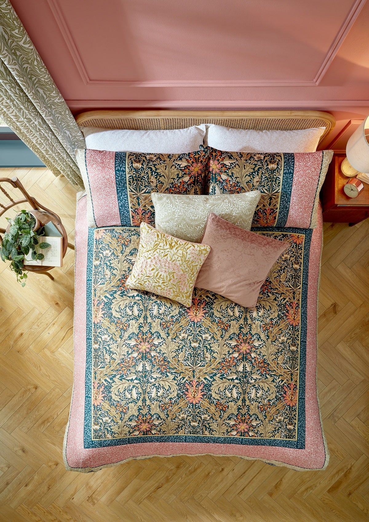 William Morris at Home Kelmscott Navy Rose Duvet Set