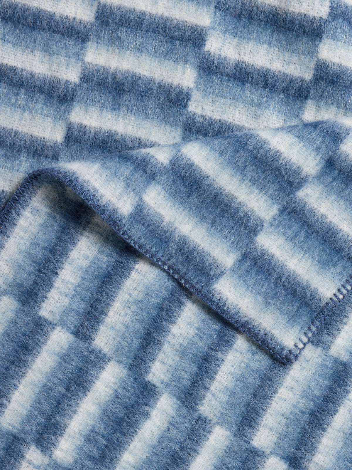 Laura Ashley Lawton Dark Seaspray 130cm x 170cm Throw
