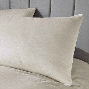 Laurence Llewelyn Bowen Montrose Luxury Velvet Duvet Set