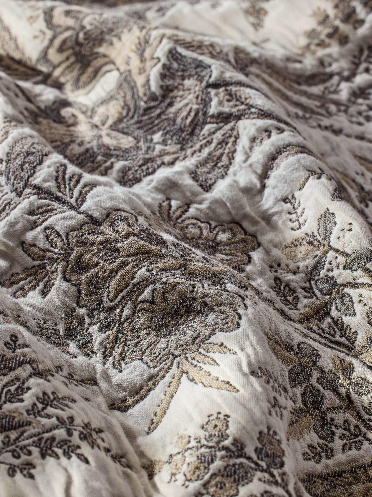 Laura Ashley Marlbrook Jacquard Truffle 120cm x 170cm Throw