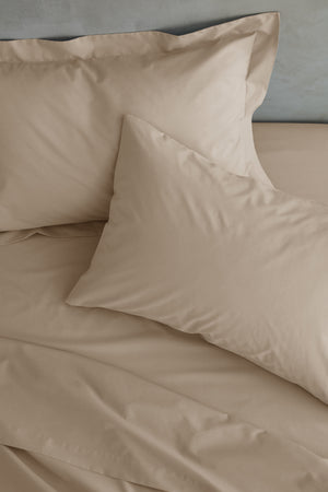 Catherine Lansfield Easy Iron 50% Polyester/50% Combed Cotton 180 Thread Count Percale Natural Sheets