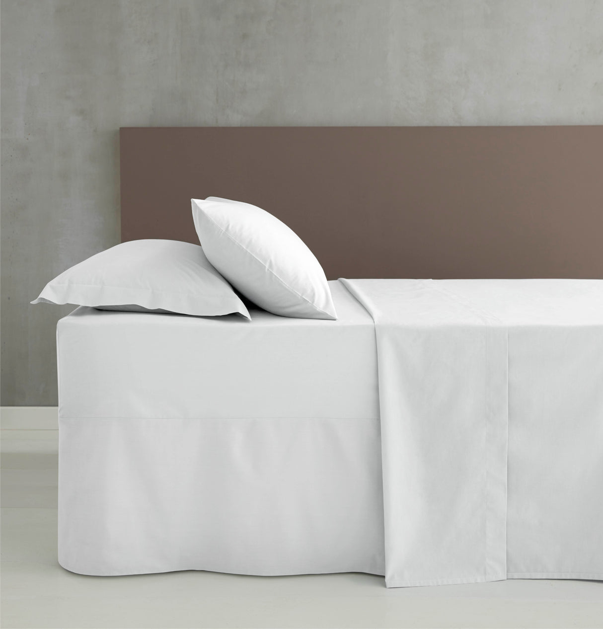 Catherine Lansfield Easy Iron 50% Polyester/50% Combed Cotton 180 Thread Count Percale White Sheets