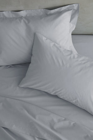 Catherine Lansfield Easy Iron 50% Polyester/50% Combed Cotton 180 Thread Count Percale Grey Sheets