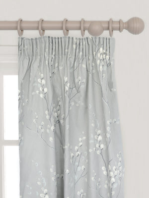 Laura Ashley Wooden Ribbed Ball Curtain Pole (ORDER ONLY)