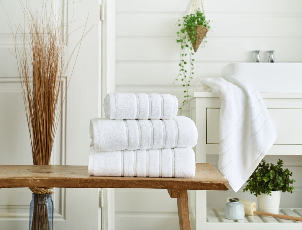 The Lyndon Company Rainham 100% Cotton 600gsm White Towels