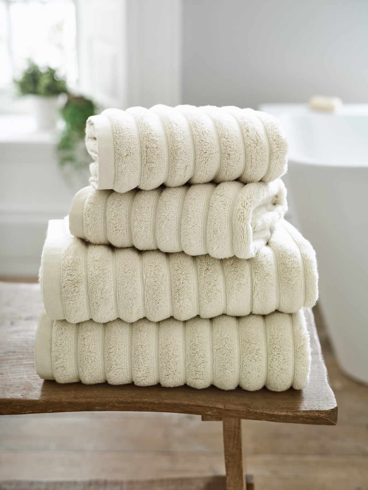 The Lyndon Company Ribbleton 100% BCI Cotton 700gsm Zero Twist Ivory Towels
