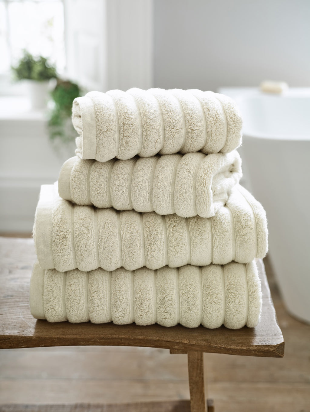The Lyndon Company Ribbleton 100% BCI Cotton 700gsm Zero Twist Ivory Towels