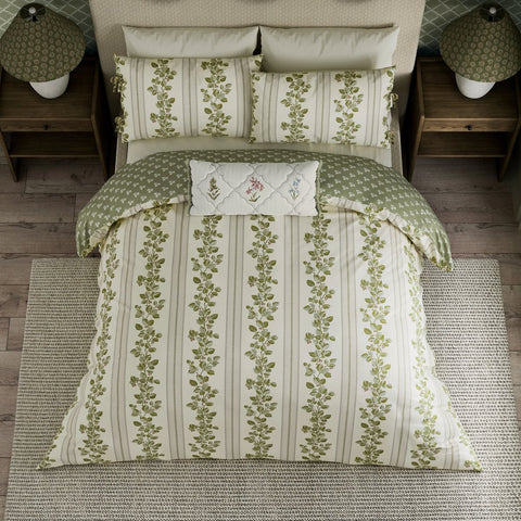 Sanderson x National Trust Cobnut Stripe Leaf Green Duvet Set