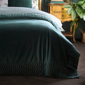 Laurence Llewelyn Bowen Siena 220cm x 150cm Bedspread