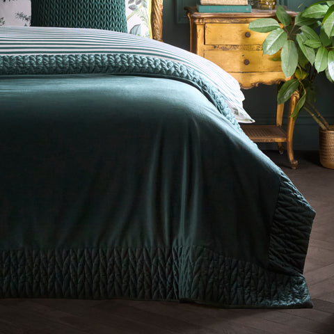 Laurence Llewelyn Bowen Siena 220cm x 150cm Bedspread