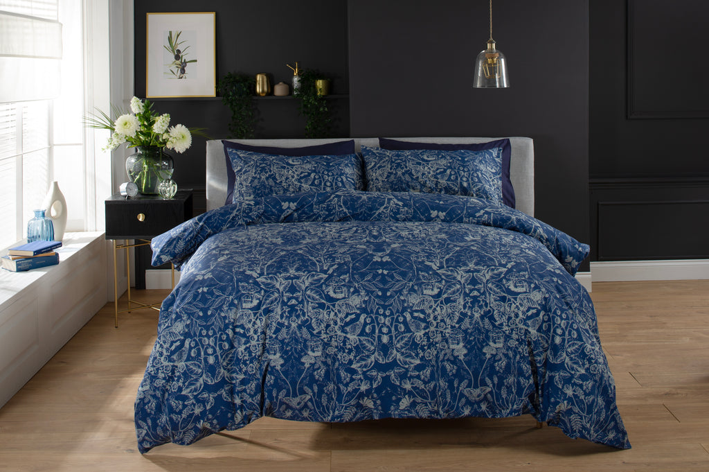 Deyongs 1846 Secret Garden Navy Duvet Set