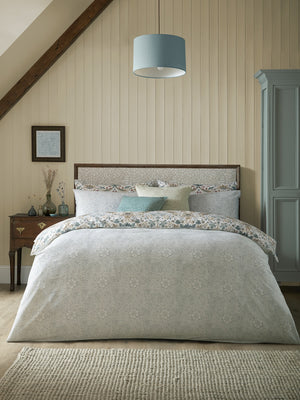 William Morris at Home Strawberry Thief Hessian Duvet Set
