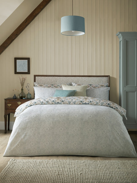 William Morris at Home Strawberry Thief Hessian Duvet Set